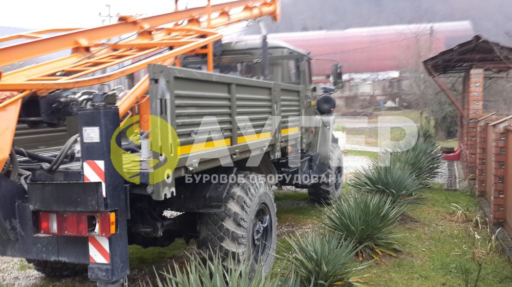 Бурильно-крановая машина БКМ-515А