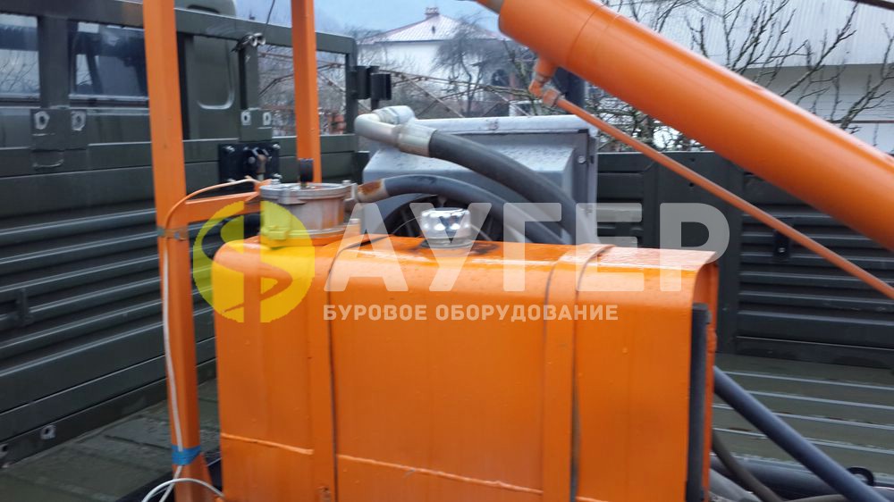 Бурильно-крановая машина БКМ-515А