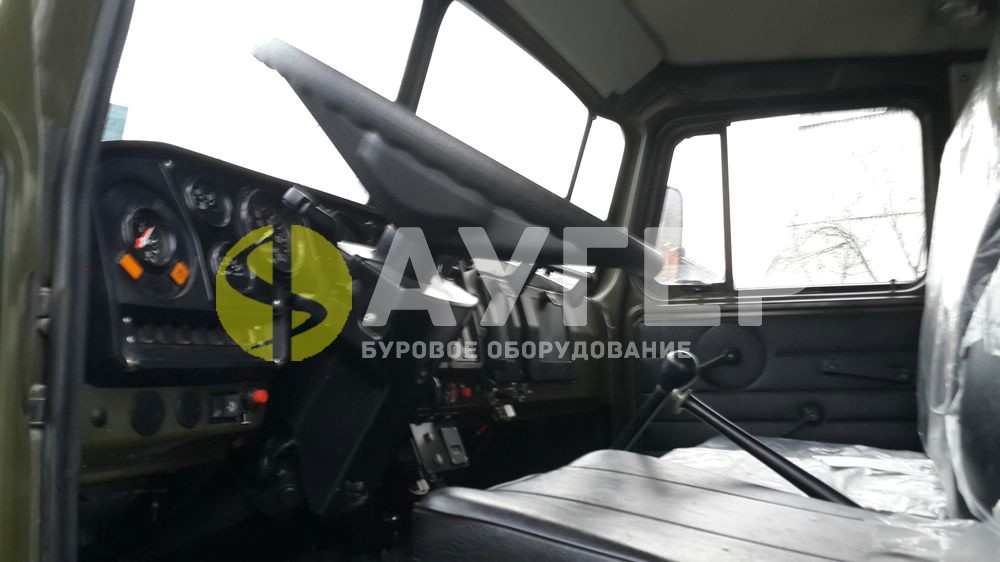 Бурильно-крановая машина БКМ-515А