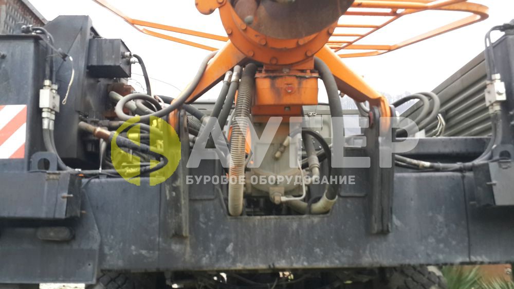 Бурильно-крановая машина БКМ-515А