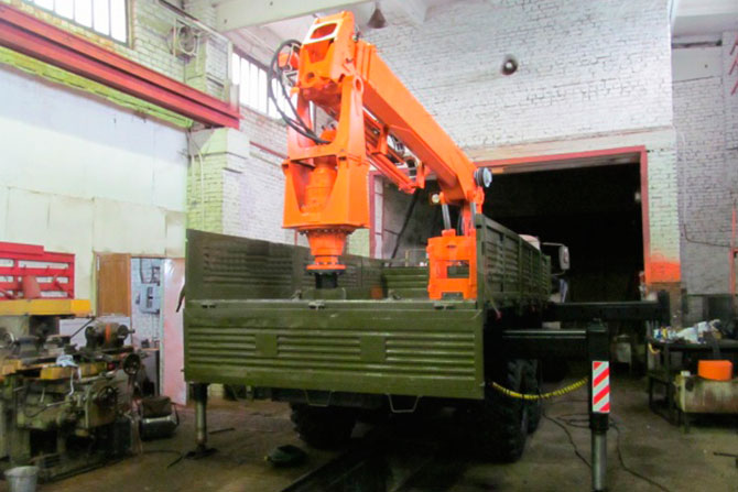 Универсальная буровая машина Б/У УБМ-85